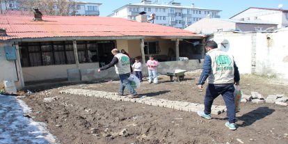 Umut Kervanı Ağrı Derneği, ramazan ayı başlangıcından şu ana kadar binlerce aileye ulaştı