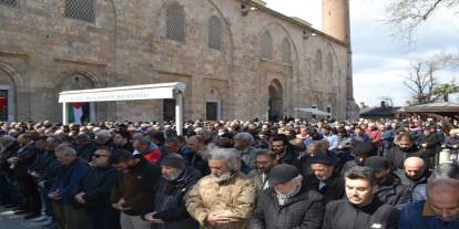 Gazze'de şehit olanlar için Bursa'da gıyabi cenaze namazı kılındı