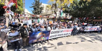 Mersin'de Gazze için yürüyüş: israil ve ABD'ye sert tepki