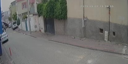 Diyarbakır'da çatının uçma anı kameraya yansıdı