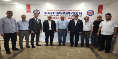 HÜDA PAR Antalya İl Başkanlığından, ailenin korunmasına dair kanun teklifi için STK'lara ziyaret