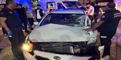 Tır ile otomobil çarpıştı: 3 kişi yaralı kurtarıldı