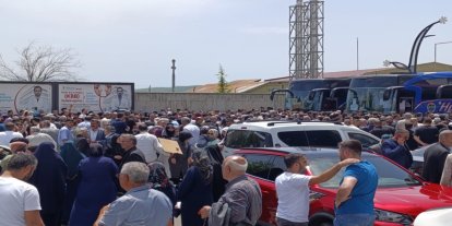 161 hacı adayı Bingöl'den dualarla uğurlandı