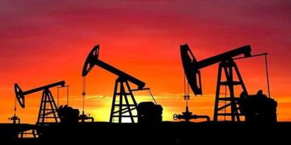 Küresel arz artışı ve belirsizlikler petrol fiyatlarını baskılıyor