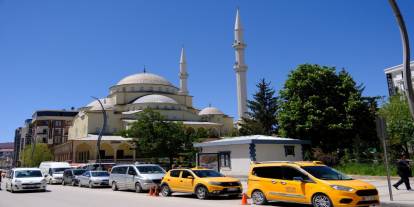 Hz. Ömer Camii'nde son cuma namazı kılındı