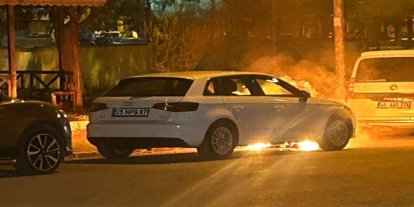 Şanlıurfa’da park halindeki otomobil alev aldı