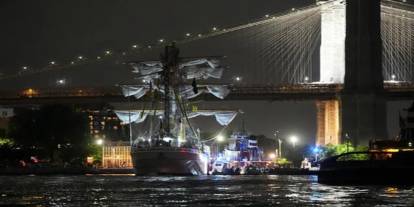 Brooklyn Köprüsü'ne gemi çarptı: 2 ölü, 17 yaralı