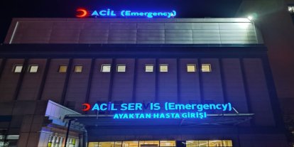 Kamyonet ile motosiklet çarpıştı: 1 yaralı