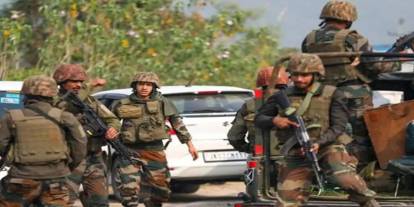 Pakistan'da bombalı araç saldırısı: 4 kişi hayatını kaybetti