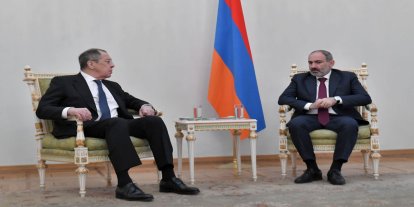 Lavrov: Önce ateşkesin sağlanması gerektiği yaklaşımını reddediyoruz