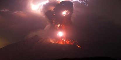 Sakurajima Yanardağı'nda patlama