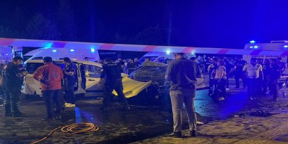 Gaziantep'te 5 kişinin hayatını kaybettiği kaza güvenlik kamerasına yansıdı