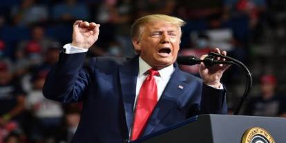 Trump'tan 12 ülkeye yeni seyahat yasağı: İran, Afganistan ve Yemen de listede
