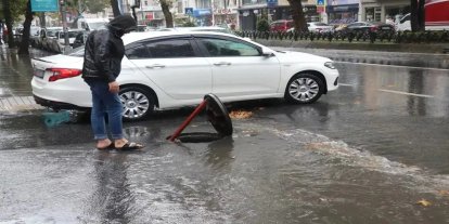 Meteorolojiden 10 kente sağanak uyarısı