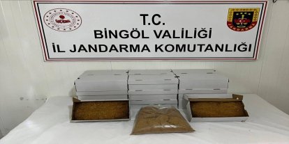 Bingöl’de yol kontrolünde 20 kilo kaçak tütün ele geçirildi