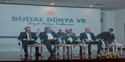 Ankara’da ‘Dijital Dünya ve Sosyal Medya Kullanımı’ Paneli düzenlendi
