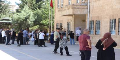 YKS maratonu başladı: Adaylar ilk oturum olan TYT'de ter döküyor