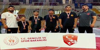 Petrolsporlu Pehlivanlar, Türkiye Şampiyonası'ndan Madalyalarla Döndü