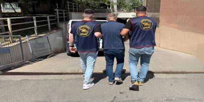 Uyuşturucu satmaktan 25 yıl hapis cezası bulunan şahıs yakalandı