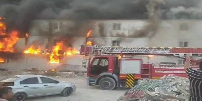 İşçilerin kaldığı yatakhane alevlere teslim oldu