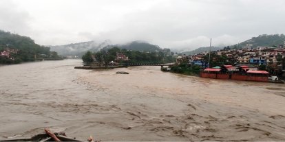 Hindistan'da sel: 10 ölü 34 kayıp