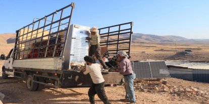 Batı Şeria'da ağır baskı altındaki 30 Filistinli aile daha göç ettirildi