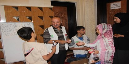 Mardin Umut Kervanı’ndan Kur’an Kursu öğrencilerine dondurma ikramı
