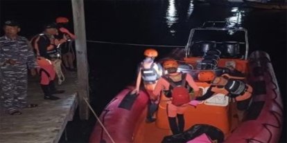 Endonezya'daki feribot kazasında can kaybı 12'ye yükseldi