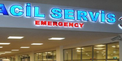 Otomobil ile işçi servisi çarpıştı: 12 yaralı