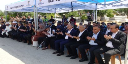 Malatya'da 15 Temmuz Şehitleri kabirleri başında dualarla anıldı