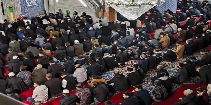 Şanlıurfa'da, 15 Temmuz'da hayatını kaybedenler için mevlit ve hatim programı düzenlendi