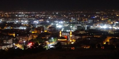 Malatya'da darbe girişiminin yıldönümünde semalar selalarla yankılandı