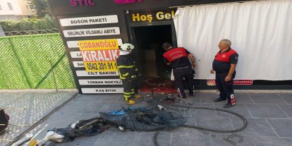 Şanlıurfa’da gelinlikçi dükkânında çıkan yangın kısa sürede söndürüldü