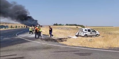 Diyarbakır'da tır ile hafif ticari araç çarpıştı: Tır alev aldı