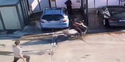 Bursa'da motosiklet kazası güvenlik kamerasına yansıdı