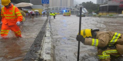 Çin'de Wipha Tayfunu etkisini gösterdi