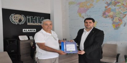 HÜDA PAR Antalya İl Başkanı Durmaz, Alanya’da 'Ailenin Korunması' temalı ziyaretler gerçekleştirdi