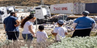 Yahudi çeteler, Gazze'ye gelen yardımları imha etti: On binlerce ton gıda açlığa rağmen yok edildi