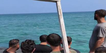 HÜDA PAR Gençlik Kolları, Gazze için denize bakliyat dolu şişeler bıraktı