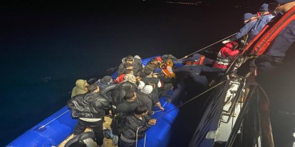 Çanakkale açıklarında 19 düzensiz göçmen kurtarıldı