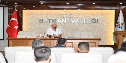 Sabah Ezanıyla Batman Valiliği'nde Toplantı