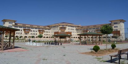 İmam Hatip'te akademik istikrar: Fatıma Zehra Kız AİHL'den üst üste büyük başarı
