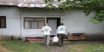 Avrupa Yetim Eli Derneği Ağrı'da gıda yardımı gerçekleştirdi