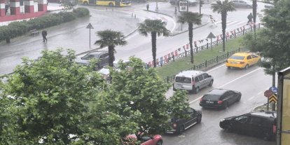 Meteoroloji'den sağanak ve fırtına uyarısı