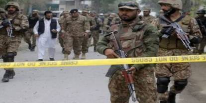 Pakistan'da güvenlik güçleri hedef alındı: 11 ölü