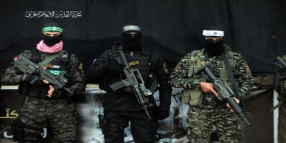 Direniş grupları, işgal hedeflerini bombaladı