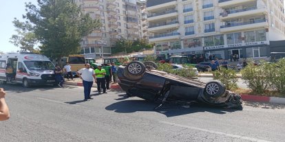 Otomobil bariyere çarpıp takla attı: 1 yaralı