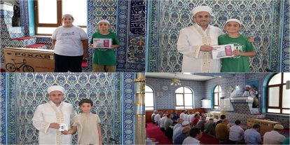 Bursa'da beş vakit namazı camide kılan çocuklar ödüllendirildi