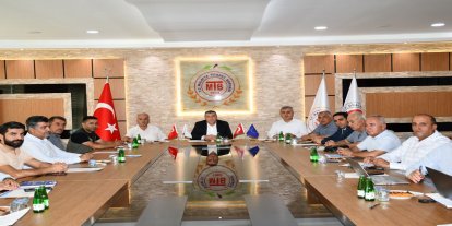 Malatya'da Lisanslı Kuru Kayısı Deposu ve Borsası  için istişare toplantısı yapıldı