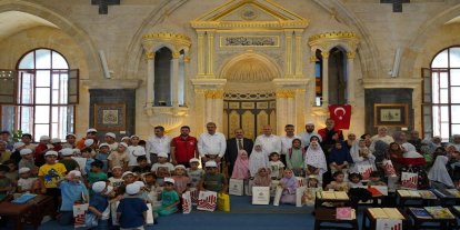 Gaziantep Vakıflar Bölge Müdürlüğü'nden Kur'an kursu öğrencilerine hediye